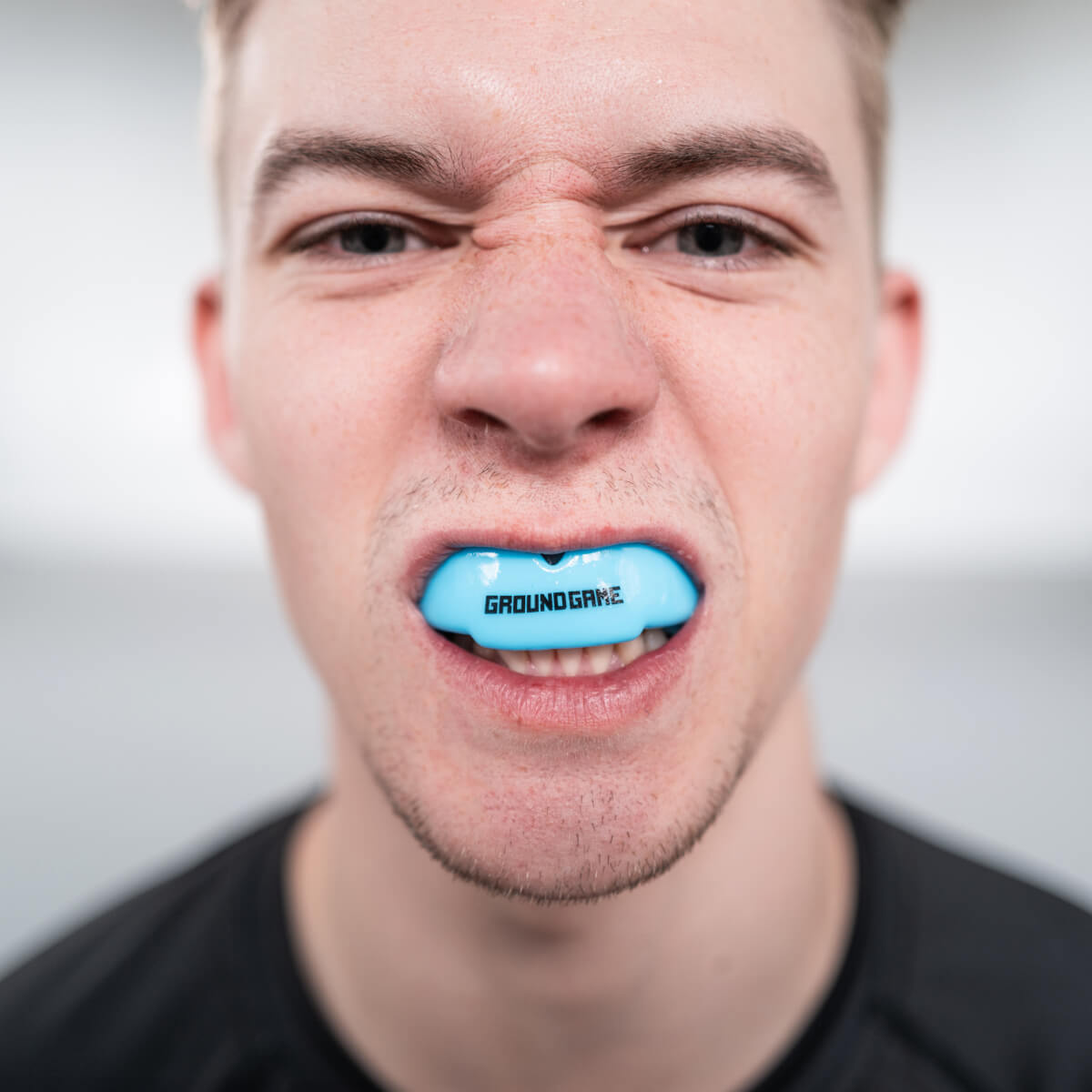 Chránič zubů Essential Ground Game modrá 